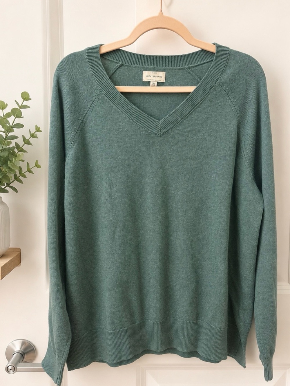 Lucky Brand Green V-Neck Lightweight Knit Sweater L
